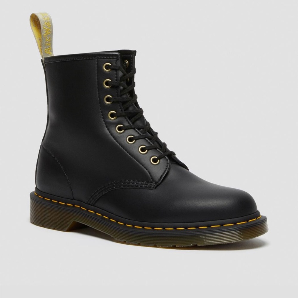 Dr. Martens Boot: VEGAN 1460 FELIX LACE UP BOOTS